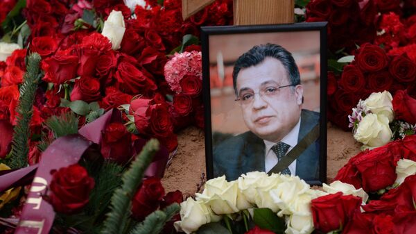 Похороны посла РФ в Турции Андрея Карлова на Химкинском кладбище в Москве