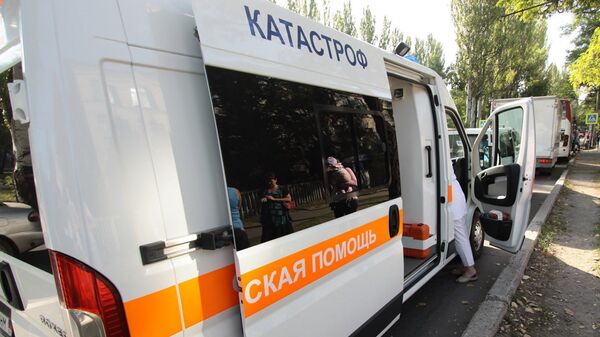 Автомобиль скорой помощи на одной из улиц в Донецке