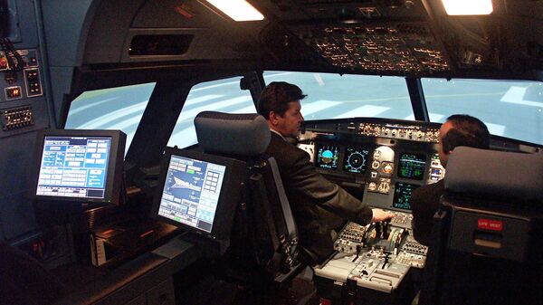 В кабине полнопилотажного тренажера самолета А320