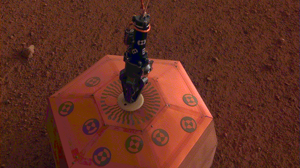 Сейсмометр, установленный на поверхности Марса