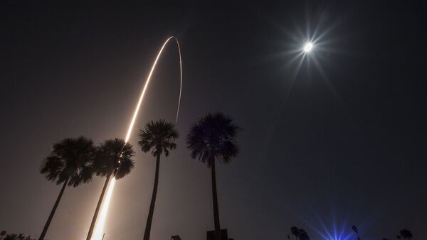 Запуск ракеты Delta IV со спутником по программе геостационарной космической ситуационной осведомленности (GSSAP) с мыса Канаверал, штат Флорида, США