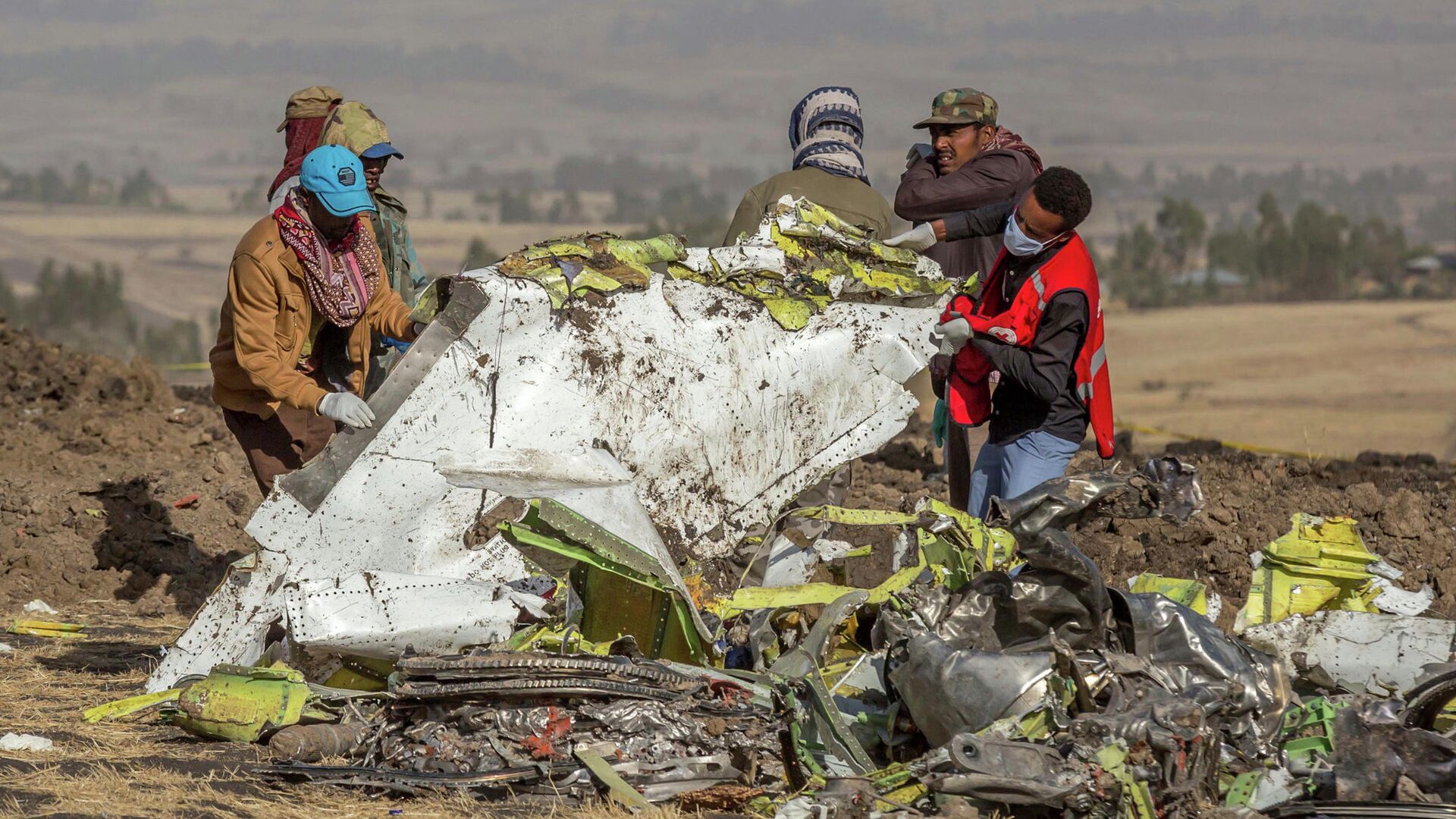 Место крушения пассажирского самолета Boeing 737 Max 8 авиакомпании Ethiopian Airlines в Эфиопии - РИА Новости, 1920, 08.07.2024