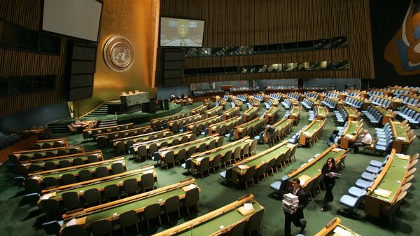 Зал Генассамблеи Организации Объединенных Наций в Нью-Йорке