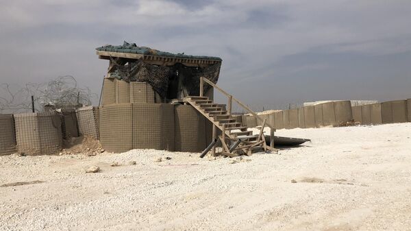 Покинутая база авианаводчиков армии США в поселении Дадат в пригороде Манбиджа на северо-востоке Сирии