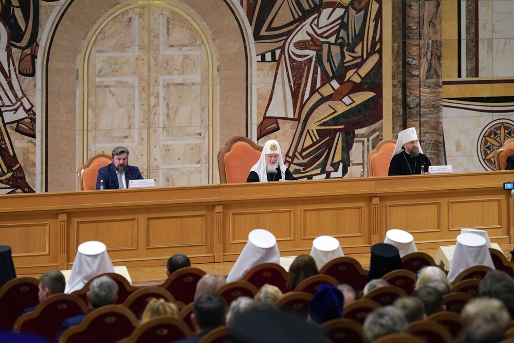 Патриарх Кирилл: Нравственное единство православных и мусульман - камень преткновения, о который разбиваются усилия наших врагов.