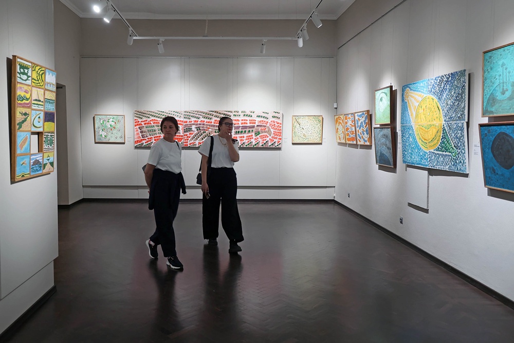 Выставке отдали два зала Екатеринбургского музея изобразительных искусств.