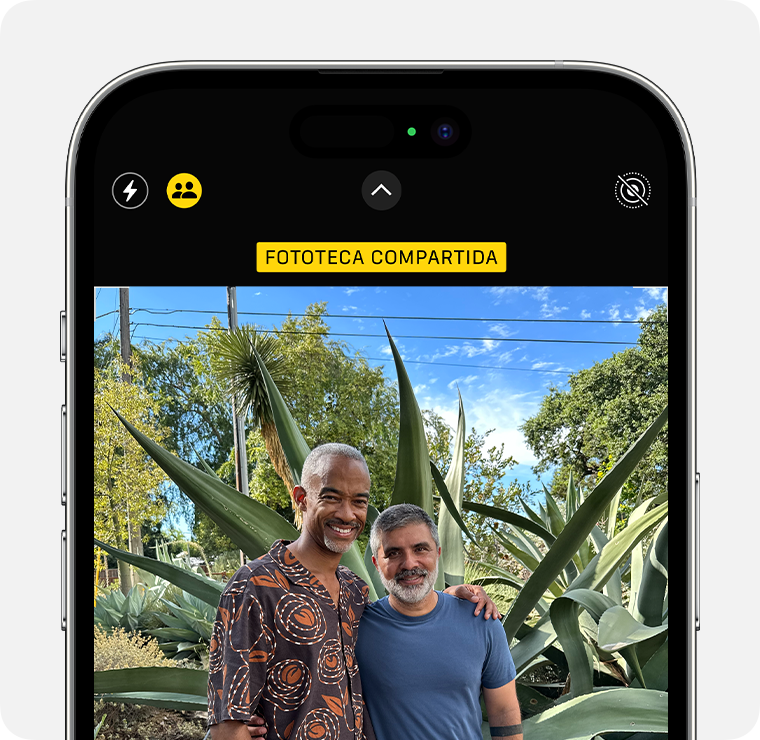 El botón Fototeca compartida se encuentra en la parte superior de la pantalla.