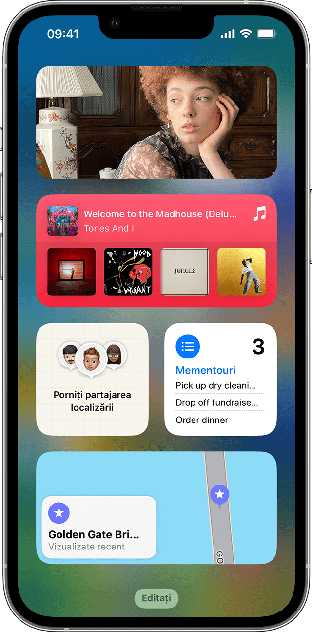Un iPhone care afișează widgeturi în Informațiile zilei