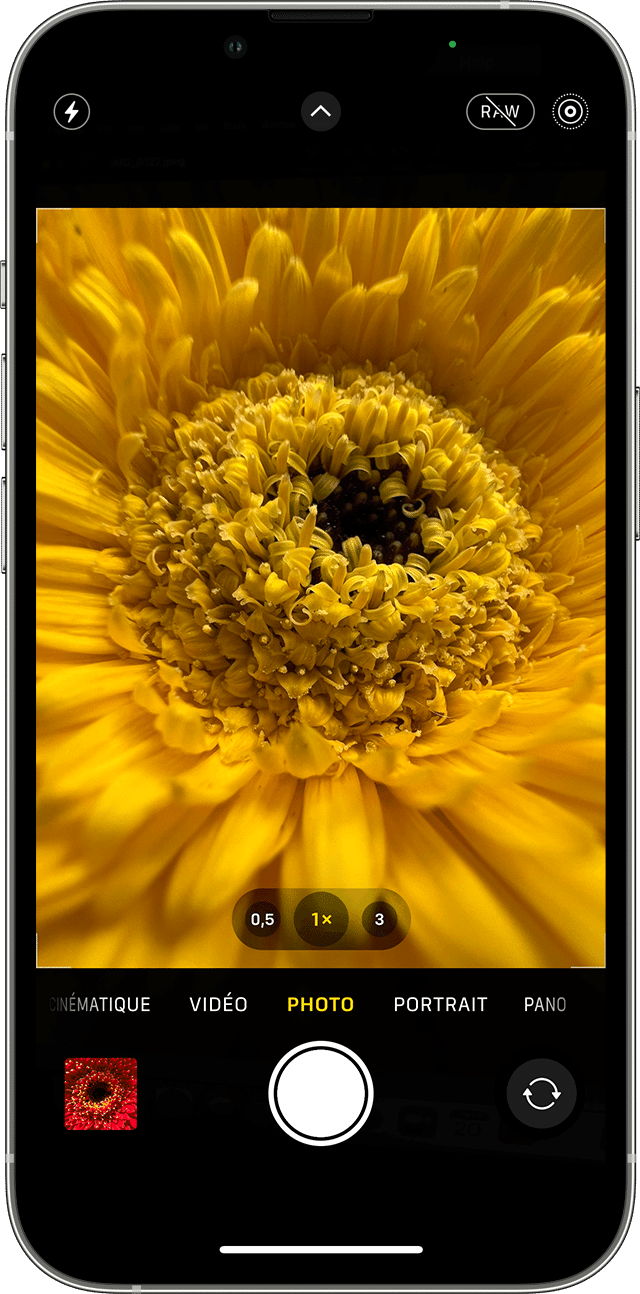 iPhone avec l’app Appareil photo ouverte pour prendre une photo