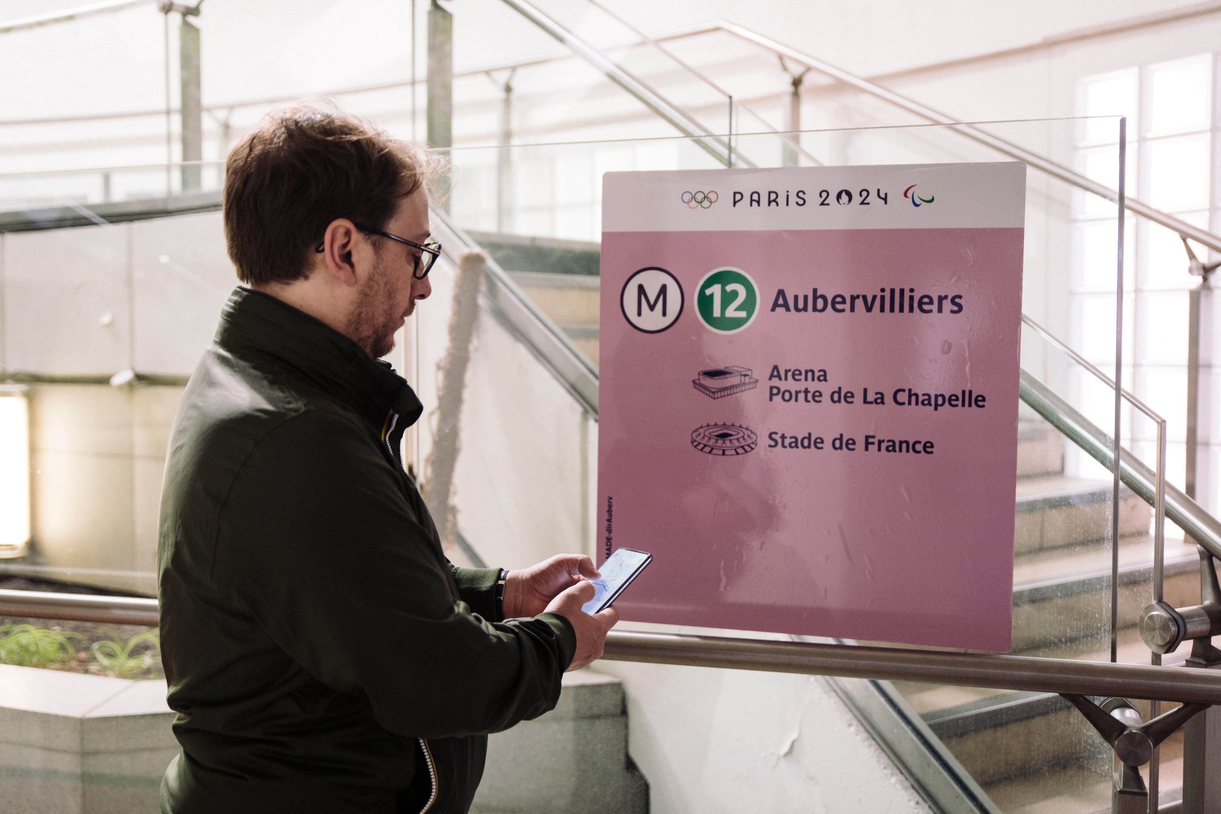 L'application pour smartphone Transport public Paris 2024 permet se simuler ses trajets lors de la périodes des JO, du 26 juillet au 8 septembre. LP/Philippe Labrosse