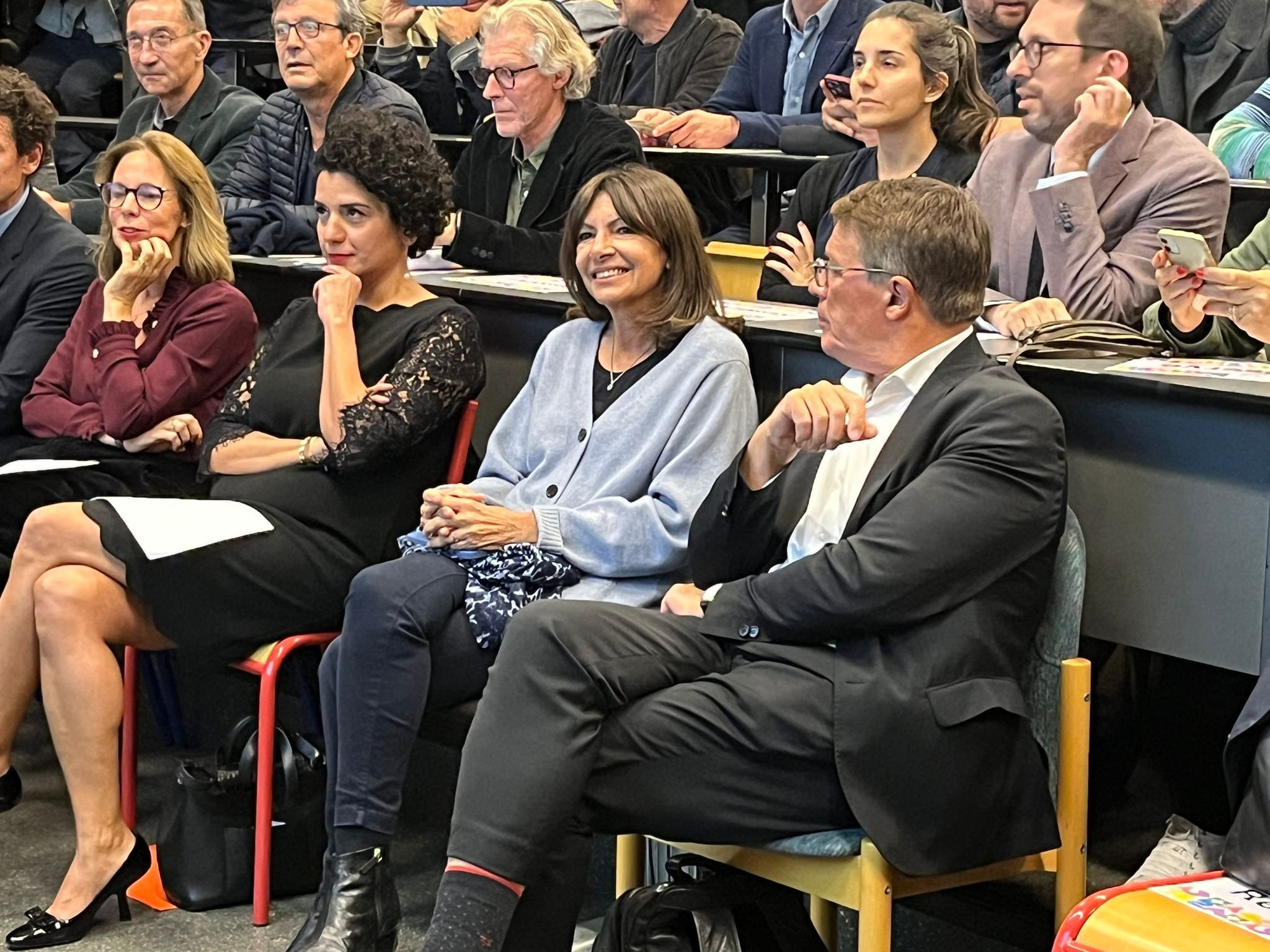 Paris, le 12 septembre. Anne Hidalgo, présente à la soirée de lancement, laisse toujours planer le doute sur sa candidature aux élections municipales de 2026. LP/Elie Julien