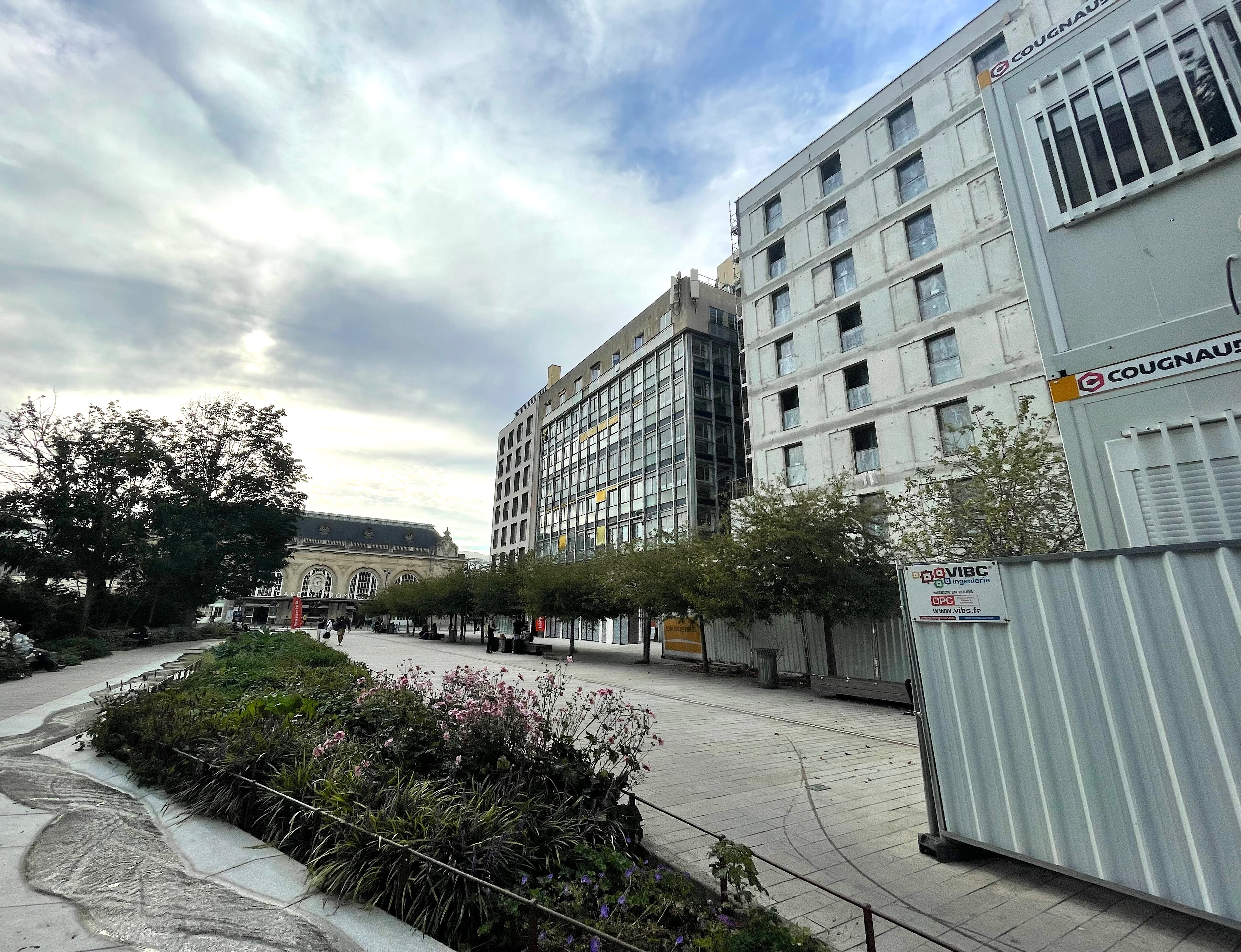 En plein transformation depuis plusieurs années, le quarter de la gare de Troyes (Aube) voit sortir de terre un hôtel 4 étoiles, propriété du groupe OKKO Hôtels. LP/ Stéphane Magnoux