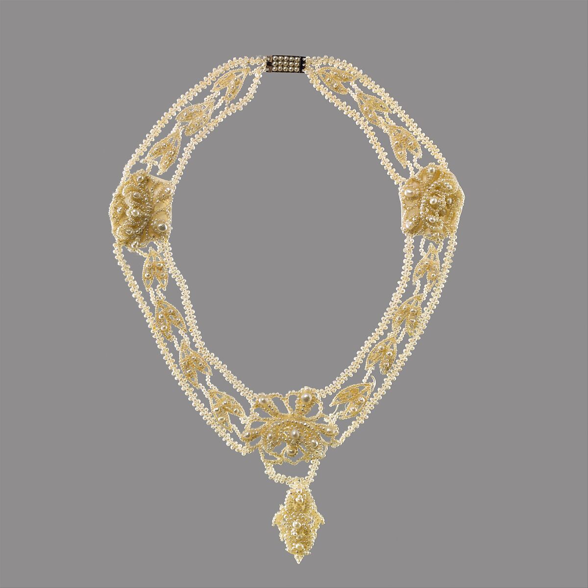 Necklace, Seed pearls, mother-of-pearl, horsehair, silk and yellow gold 