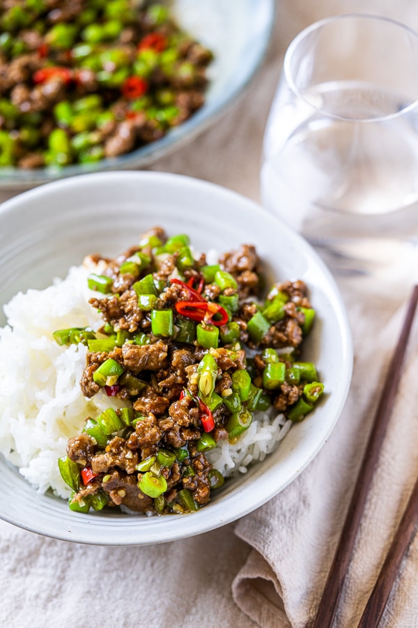 Gebratene grüne Bohnen mit Hackfleisch (豆角炒肉沫)