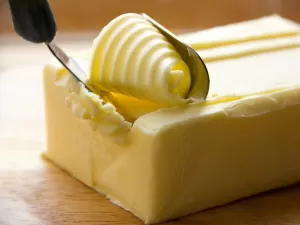 Aumenta imunidade e regula tireoide: os benefícios da manteiga à saúde