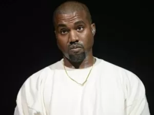 Kanye exaltou após usar remédio para ereção, diz ex-assistente em processo