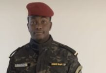 Portrait du jeune officier en uniforme, décédé tragiquement à Bangui