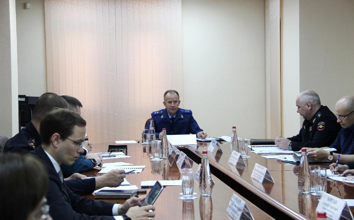 Под председательством прокурора Иркутской области Ханько А.В. обсуждены вопросы, связанные с безопасностью дорожного движения в регионе