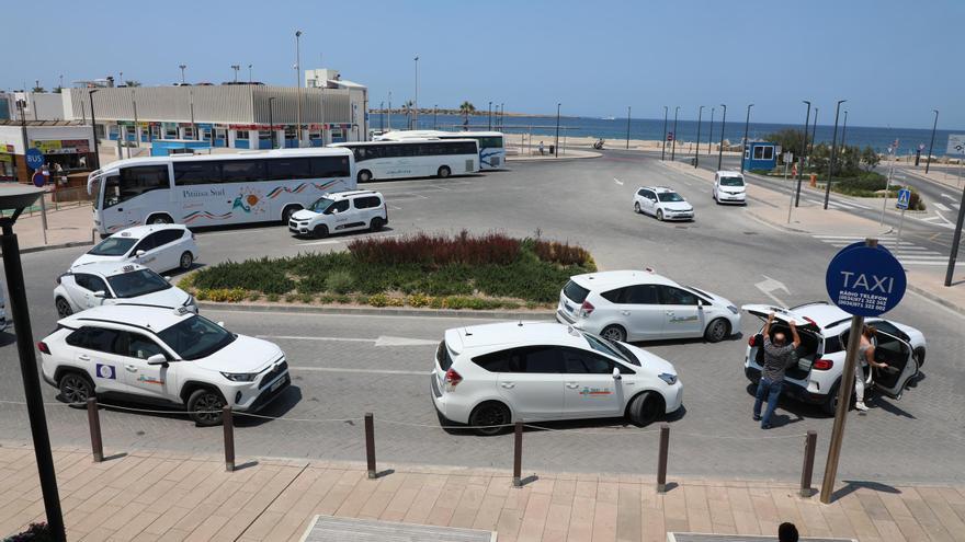 GxF denuncia la falta 	de transporte público al inicio de la campaña Formentera.eco