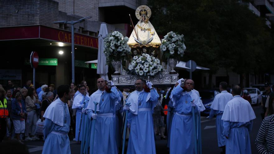 San Blas, nueva parada de la Virgen de la Montaña en Cáceres, donde aguarda un festín de carne de caza