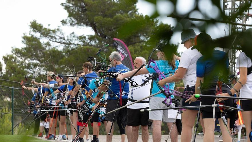 Ibiza muestra una gran superioridad y vence en el Campeonato de Baleares de Aire Libre de tiro con arco