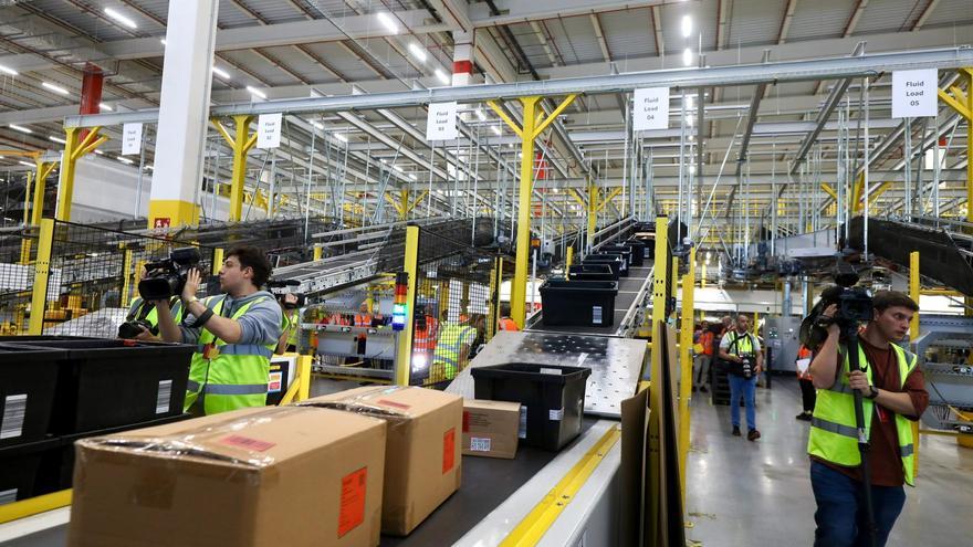 Así funciona por dentro el centro logístico de Amazon en Zaragoza