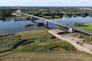 Großer Brückenschlag über die Elbe