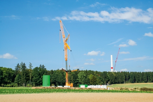 Das Bürgerwindprojekt Walting bei Eichstätt besteht aus drei Windtürmen.