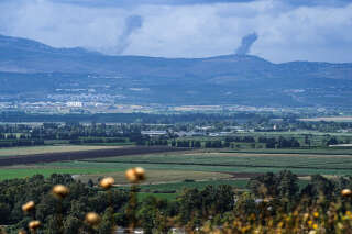 De la fumée s’élève au-dessus du sud du Liban à la suite d’une frappe israélienne, le 5 mai 2024.
