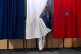 Dans un bureau de vote du Touquet, au premier tour des législatives, dimanche 30 juin 2024.
