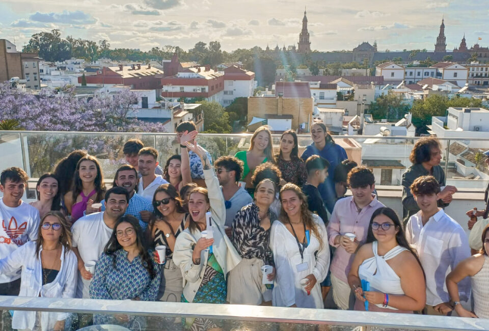 ¿Piso o residencia? La ‘experiencia universitaria’ de las residencias gana terreno a la independencia de los pisos, cada vez más caros