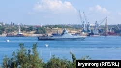 Патрульный корабль проекта 22160 типа «Василий Быков» в Севастопольской бухте. Крым, архивное фото