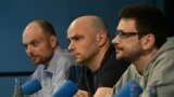 Journalist and activist Vladimir Kara-Murza, activist Andrei Pivovarov, and opposition figure Ilya Yashin address a press conference on August 2 in Bonn, Germany, the day after they were released as part of an East-West prisoner swap.