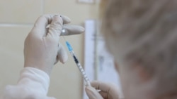 Autoritățile au procurat 200.000 de doze de vaccin care au costat aproximativ 17 milioane de lei, bani alocați din fondul măsurilor de profilaxie al Companiei Naționale de Asigurări în Medicină.