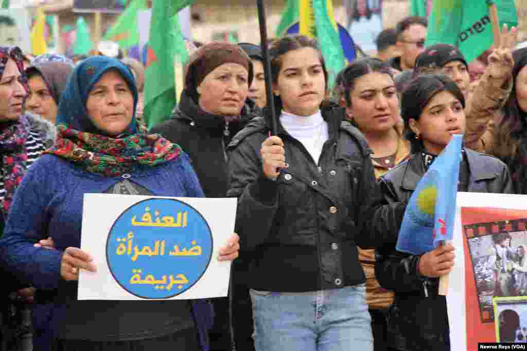 Jinên Efrînî Yên Derbider Li Dijî Tundîyê Daketin Qadan