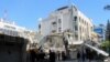 지난 1일 이스라엘의 공습으로 무너진 시리아 주재 이란 영사관에서 구조 작업이 진행되고 있다.