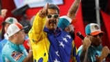 Tổng thống Venezuela Nicolas Maduro ăn mừng sau cuộc bầu cử tổng thống tại Caracas, Venezuela, ngày 29/7 trong khi phe đối lập cũng cho rằng họ đã chiến thắng.