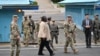 美国常驻联合国代表琳达·托马斯-格林菲尔德访问韩国与朝鲜之间重兵防守的非军事区板门店。（2024年4月16日）