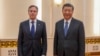 중국을 방문한 토니 블링컨 미국 국무장관(왼쪽)이 베이징에서 시진핑 중국 국가주석을 만나 면담하기 전 사진을 찍기 위해 포즈를 취했다.