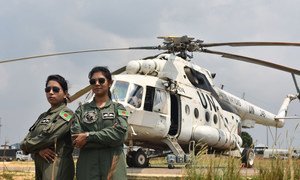 Найма Хак и Таманна Лютфи пилоты военного вертолета из Бангладеш несли службу в составе миротворческого контингента ООН в ДРК в 2017 году
