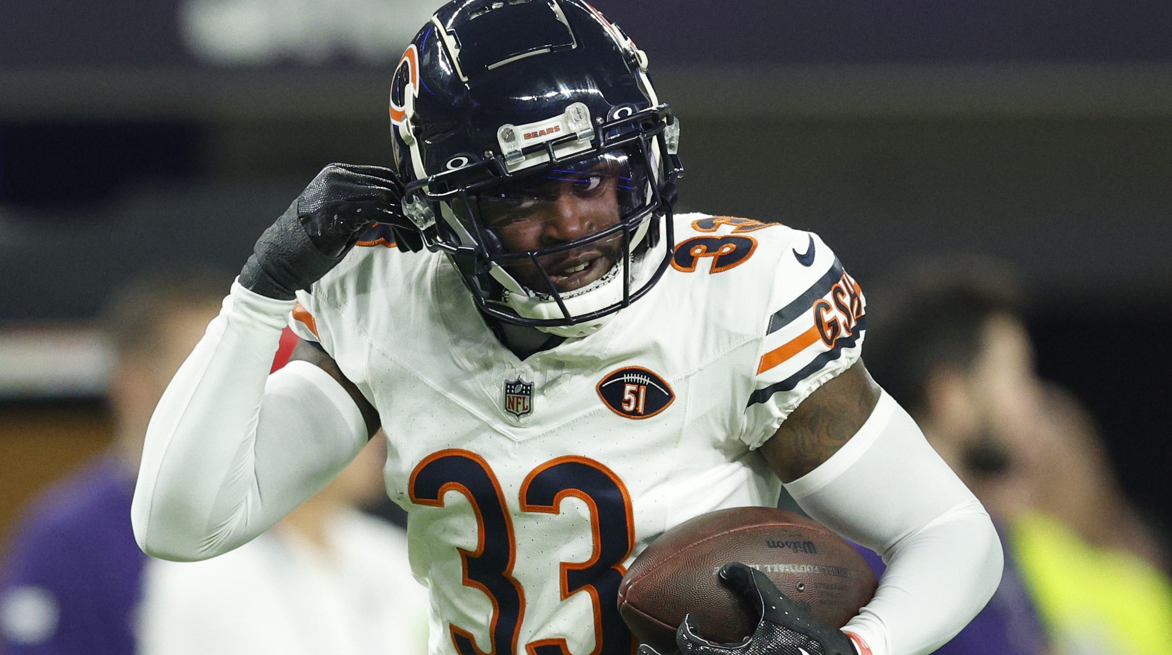 Bears CB Jaylon Johnson Has 2-Word Response for Contract Critic