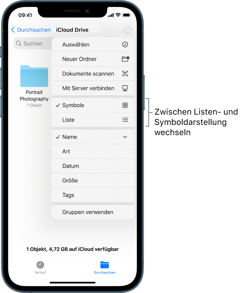 Ein iCloud Drive-Speicherort für Fotodateien. Bei den nach Namen sortierten Objekten handelt es sich um den Ordner „Cottage remodel“ und die folgenden sechs Dokumente: Desert Stop, Karen Blue, Lakeside, Leafy Shadows, Mark Flip und Susan Green. Oben rechts ist eine Taste zum Umschalten zwischen der Listen- und der Symboldarstellung zu sehen.