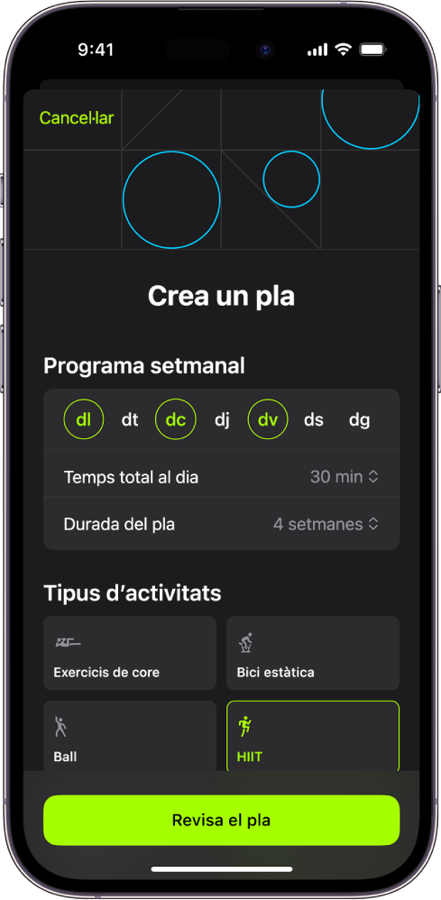 Pantalla del pla personalitzat, en què es pot configurar l’horari setmanal i la durada del pla. A la part inferior de la pantalla hi ha els tipus d’activitat disponibles i el botó “Revisar el pla”.