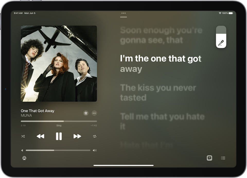Kuvas Now Playing kuvatakse laulusõnu ning üleval paremal liugurit Apple Music Sing.