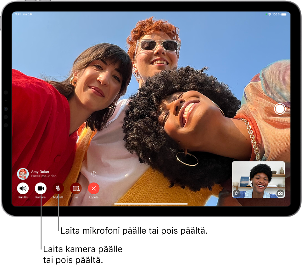 FaceTime-näyttö, jossa näkyy meneillään oleva puhelu. Soittajan kuva näkyy pienessä suorakulmiossa alaoikealla ja vastaanottajan kuva näkyy koko näytöllä. Näytön alareunassa ovat FaceTimen säätimet, kuten Kaiutin, Kamera, Mykistys, Jaa sisältö- ja Lopeta-painikkeet. Säädinten yläpuolella on keskustelukumppanisi Apple ID.