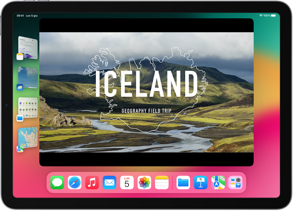 Uno schermo di iPad con Stage Manager attivo. Le finestre attuali sono al centro dello schermo e altre app recenti si trovano in un elenco sul lato sinistro.