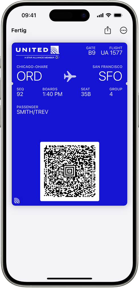 Eine Bordkarte in der App „Wallet“ mit den Angaben zum Flug und einem QR-Code.