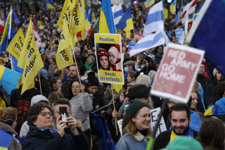 Les Européens manifestent leur soutien à l’Ukraine, après deux ans de guerre