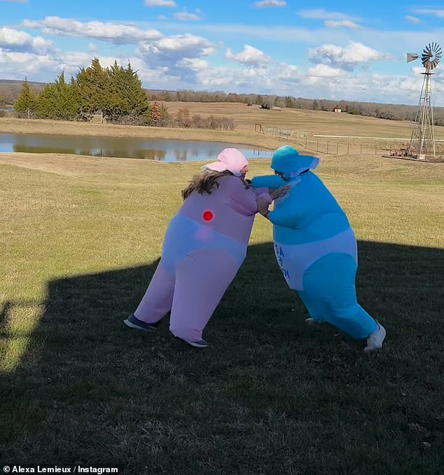 Throughout the rest of the clip, family members also guessed the gender and at the very end, two individuals dressed in inflatable baby boy and girl costumes to battle it out on the grass