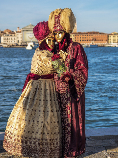 venice-carnival-mask-costume-0722.jpg